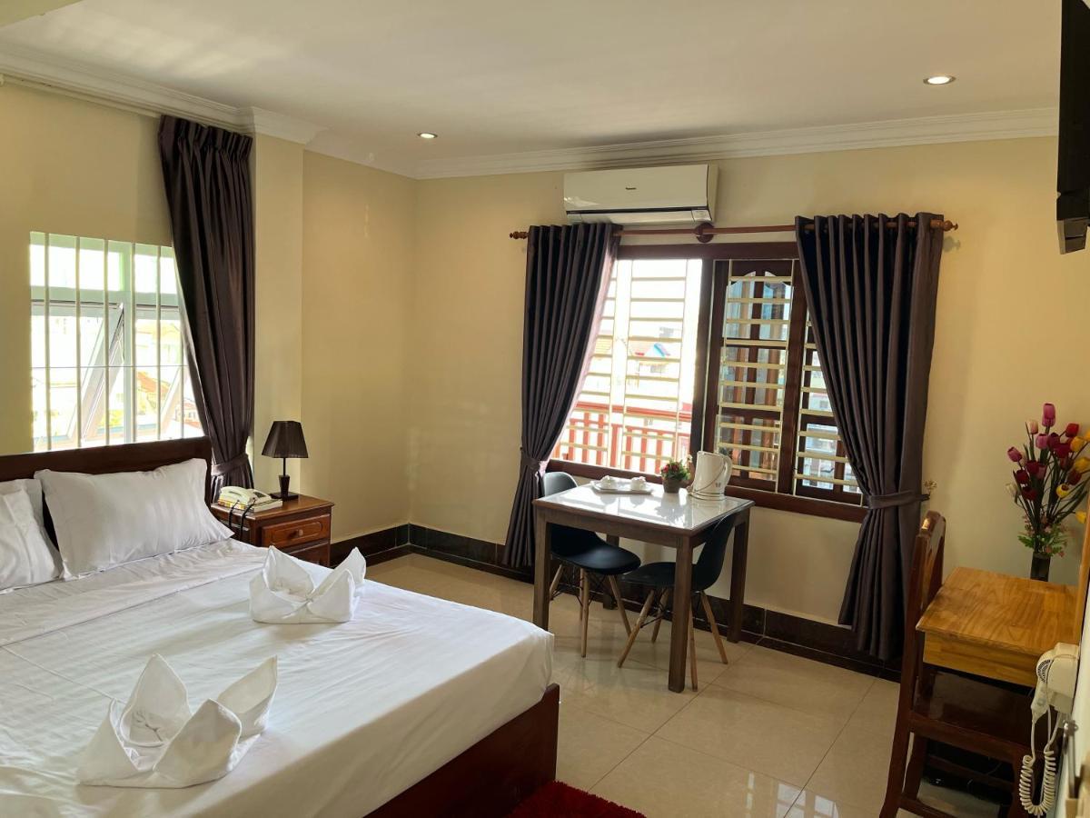 Queenwood Hotel 3*