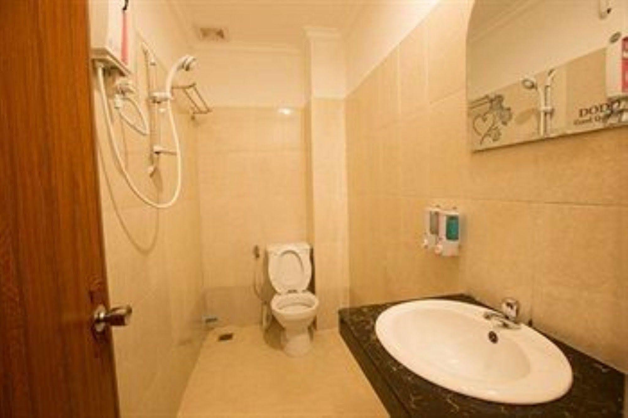 Queenwood Hotel Phnom Penh